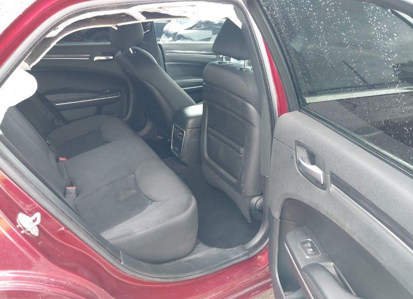 Photo 8 of 2019 Chrysler 300 TOURING (VIN 2C3CCAAG0KH569682)