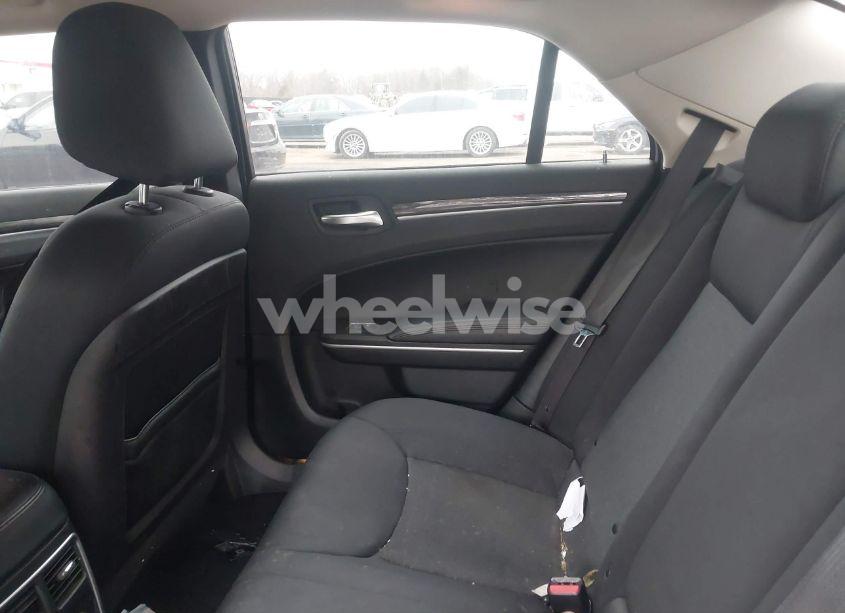 Photo 8 of 2019 Chrysler 300 TOURING (VIN 2C3CCAAG0KH648320)