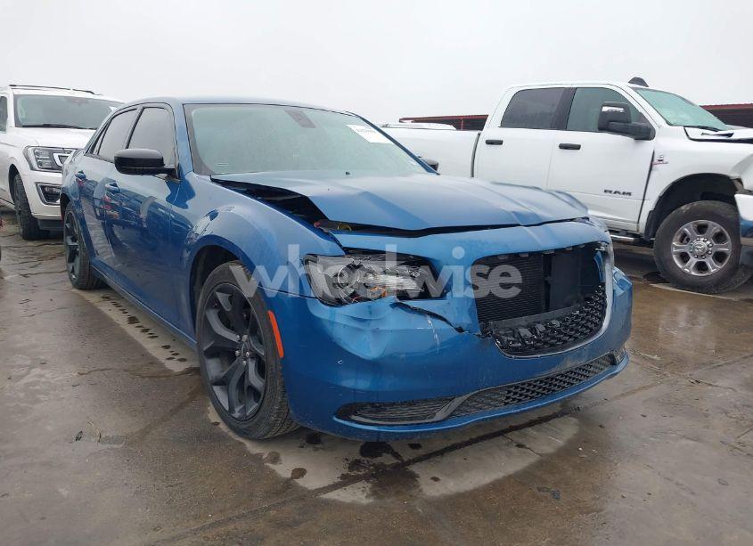 2020 Chrysler 300 TOURING (VIN 2C3CCAAG0LH233399) main photo