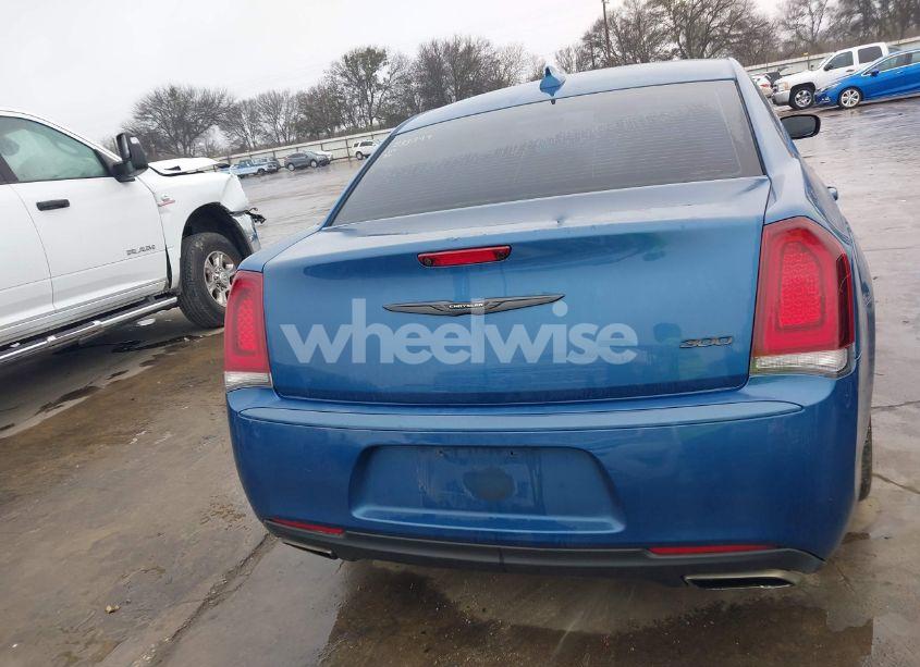 Photo 17 of 2020 Chrysler 300 TOURING (VIN 2C3CCAAG0LH233399)