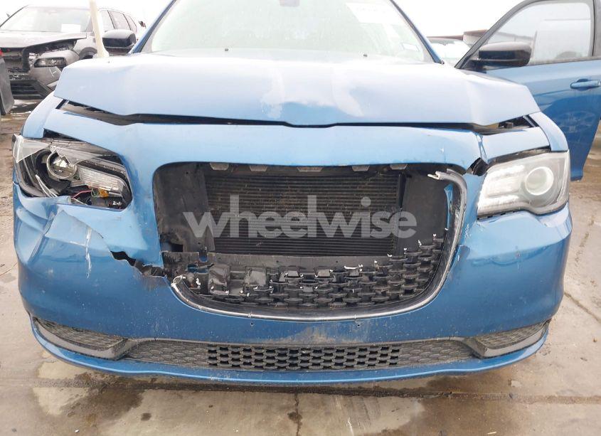 Photo 6 of 2020 Chrysler 300 TOURING (VIN 2C3CCAAG0LH233399)