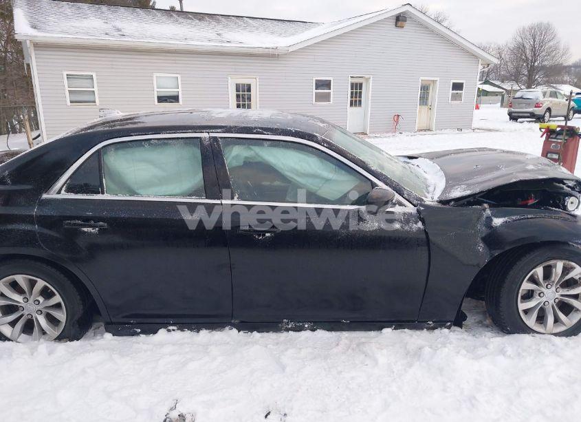 Photo 13 of 2021 Chrysler 300 TOURING (VIN 2C3CCAAG0MH595931)