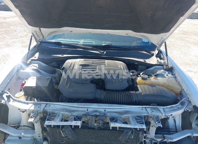 Photo 10 of 2013 Chrysler 300 MOTOWN (VIN 2C3CCAAG1DH559875)