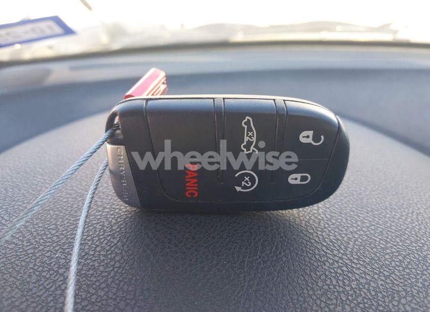 Photo 11 of 2013 Chrysler 300 MOTOWN (VIN 2C3CCAAG1DH559875)