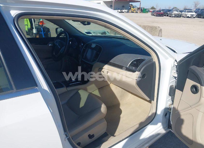 Photo 5 of 2013 Chrysler 300 MOTOWN (VIN 2C3CCAAG1DH559875)