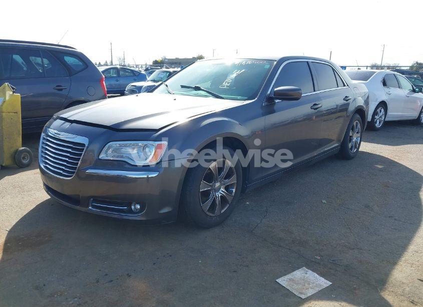 Photo 2 of 2013 Chrysler 300 MOTOWN (VIN 2C3CCAAG1DH588289)
