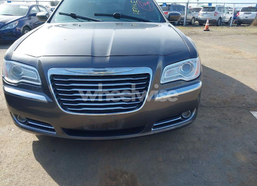 Photo 6 of 2013 Chrysler 300 MOTOWN (VIN 2C3CCAAG1DH588289)