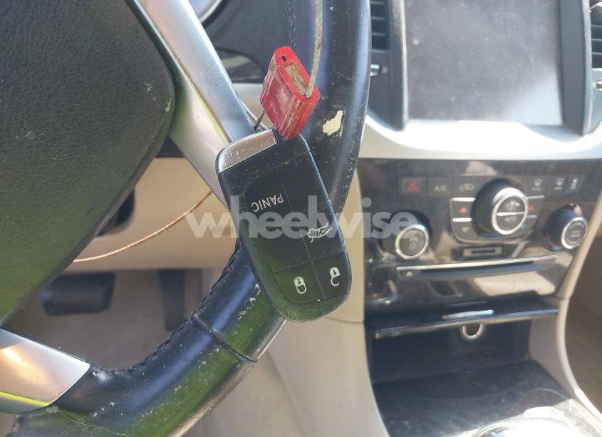 Photo 11 of 2013 Chrysler 300 MOTOWN (VIN 2C3CCAAG1DH603521)