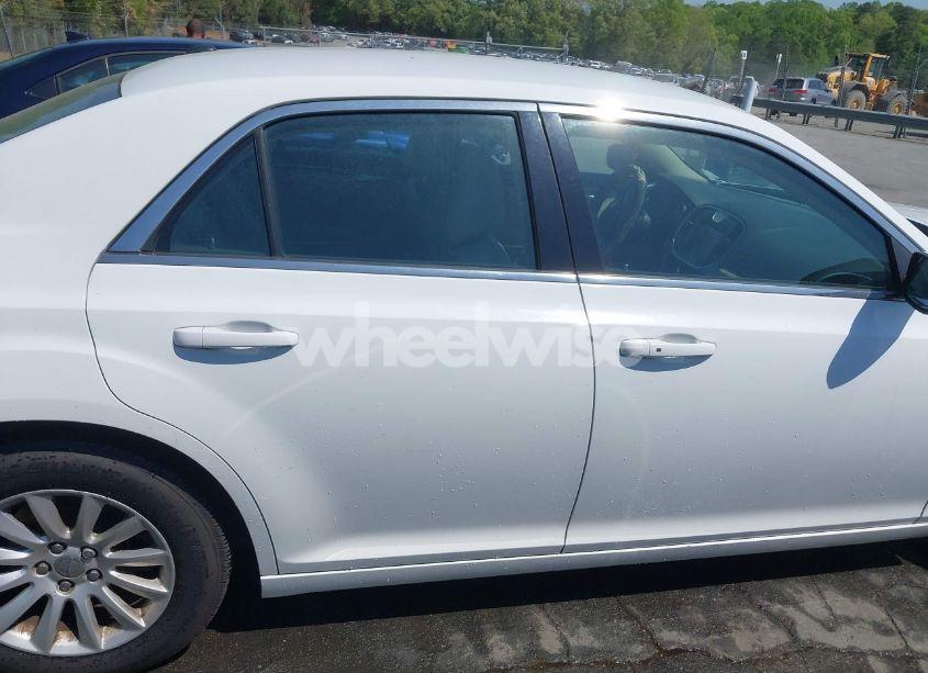 Photo 14 of 2013 Chrysler 300 MOTOWN (VIN 2C3CCAAG1DH603521)