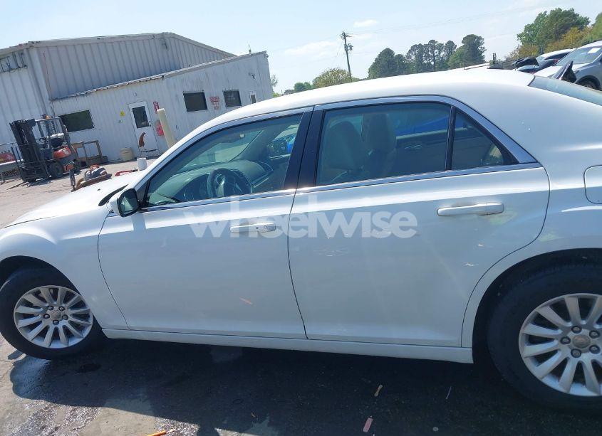 Photo 15 of 2013 Chrysler 300 MOTOWN (VIN 2C3CCAAG1DH603521)