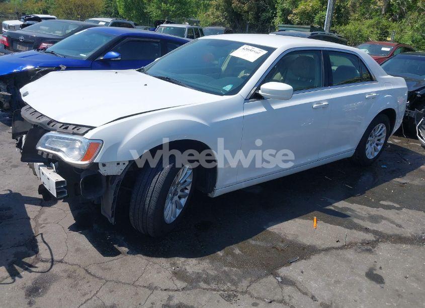 Photo 2 of 2013 Chrysler 300 MOTOWN (VIN 2C3CCAAG1DH603521)