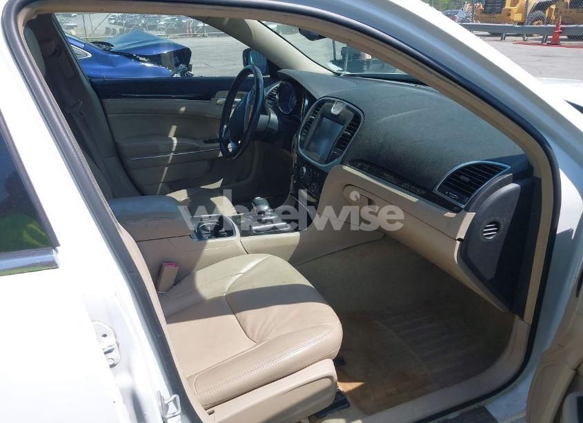 Photo 5 of 2013 Chrysler 300 MOTOWN (VIN 2C3CCAAG1DH603521)