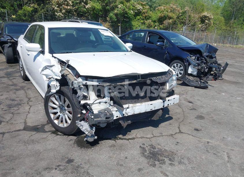 Photo 6 of 2013 Chrysler 300 MOTOWN (VIN 2C3CCAAG1DH603521)