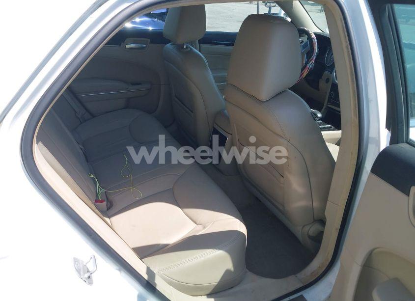 Photo 8 of 2013 Chrysler 300 MOTOWN (VIN 2C3CCAAG1DH603521)