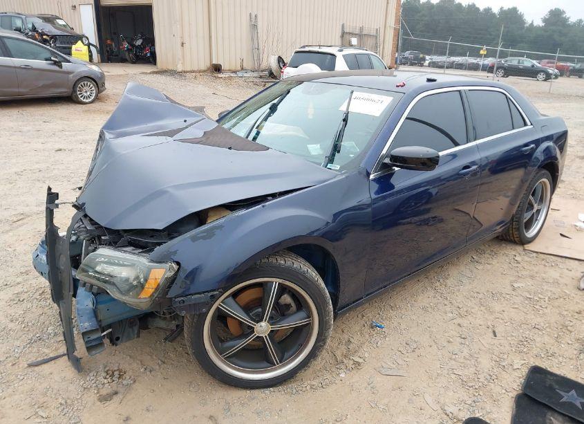 Photo 2 of 2013 Chrysler 300 MOTOWN (VIN 2C3CCAAG1DH739082)