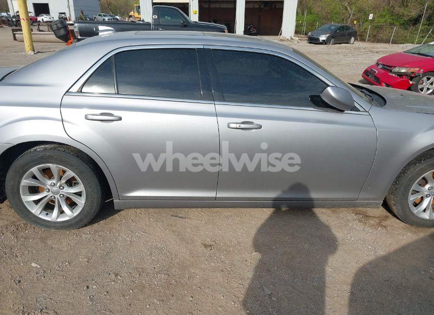 Photo 12 of 2015 Chrysler 300 LIMITED (VIN 2C3CCAAG1FH931721)