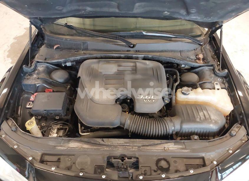 Photo 10 of 2016 Chrysler 300 LIMITED (VIN 2C3CCAAG1GH343836)