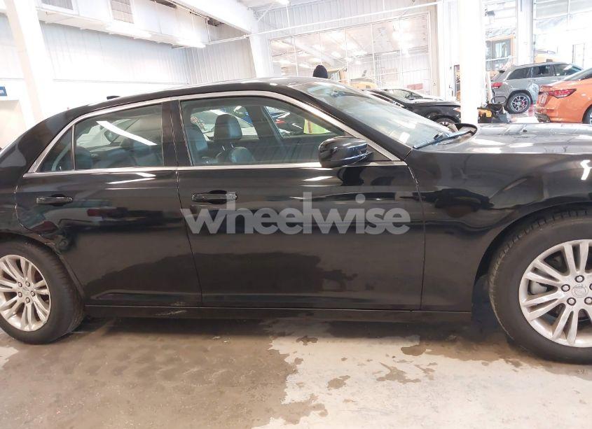 Photo 13 of 2016 Chrysler 300 LIMITED (VIN 2C3CCAAG1GH343836)