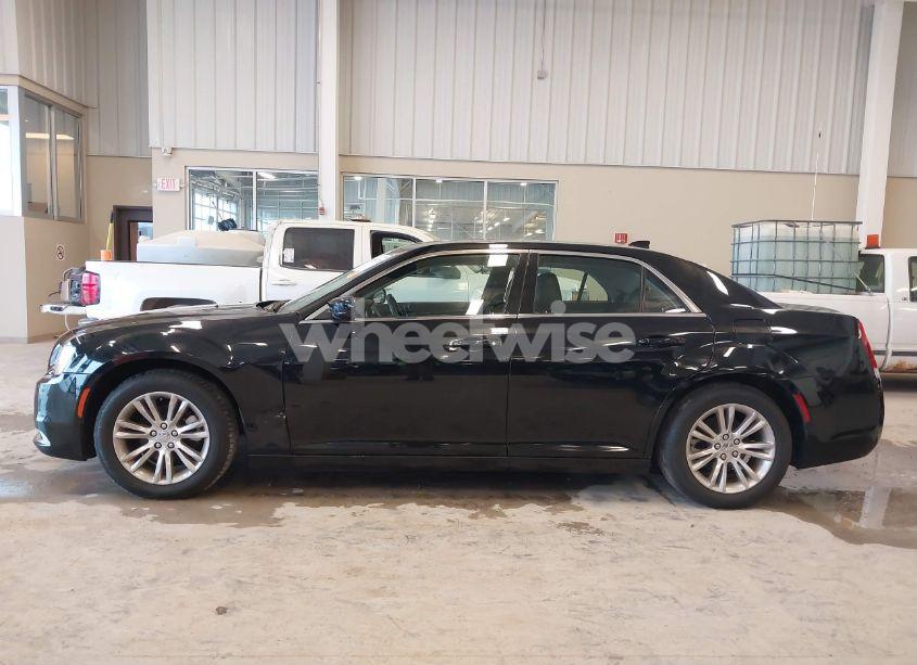 Photo 14 of 2016 Chrysler 300 LIMITED (VIN 2C3CCAAG1GH343836)