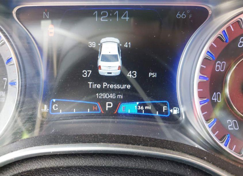 Photo 16 of 2019 Chrysler 300 TOURING (VIN 2C3CCAAG1KH569061)