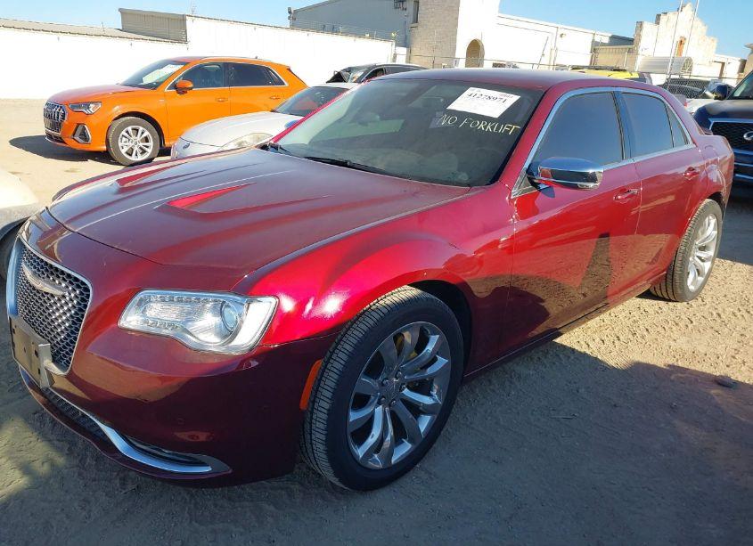 Photo 2 of 2021 Chrysler 300 TOURING L (VIN 2C3CCAAG1MH673438)
