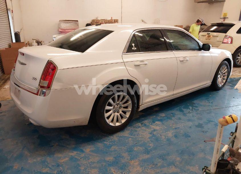 Photo 4 of 2012 Chrysler 300 (VIN 2C3CCAAG2CH289442)