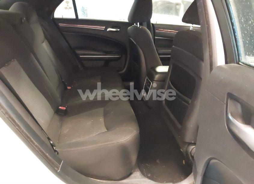 Photo 8 of 2012 Chrysler 300 (VIN 2C3CCAAG2CH289442)