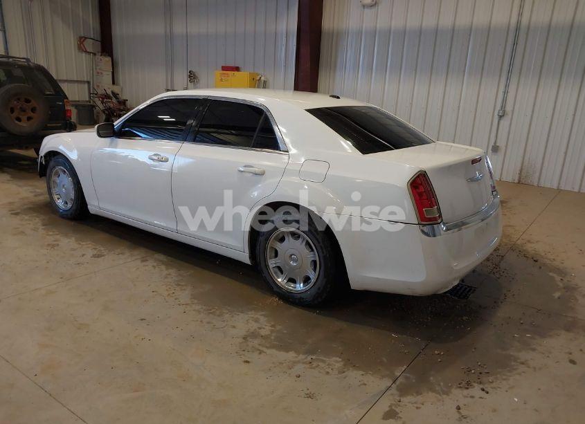 Photo 3 of 2013 Chrysler 300 MOTOWN (VIN 2C3CCAAG2DH504805)