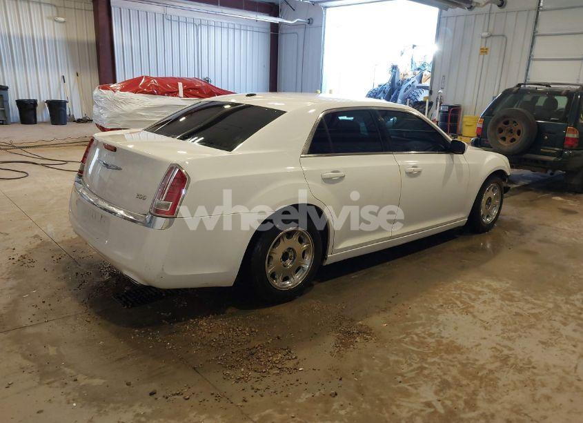 Photo 4 of 2013 Chrysler 300 MOTOWN (VIN 2C3CCAAG2DH504805)