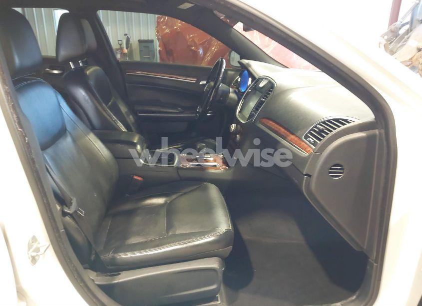 Photo 5 of 2013 Chrysler 300 MOTOWN (VIN 2C3CCAAG2DH504805)