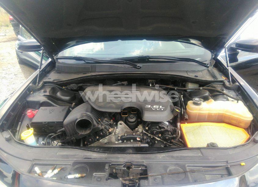 Photo 10 of 2013 Chrysler 300 MOTOWN (VIN 2C3CCAAG2DH505114)