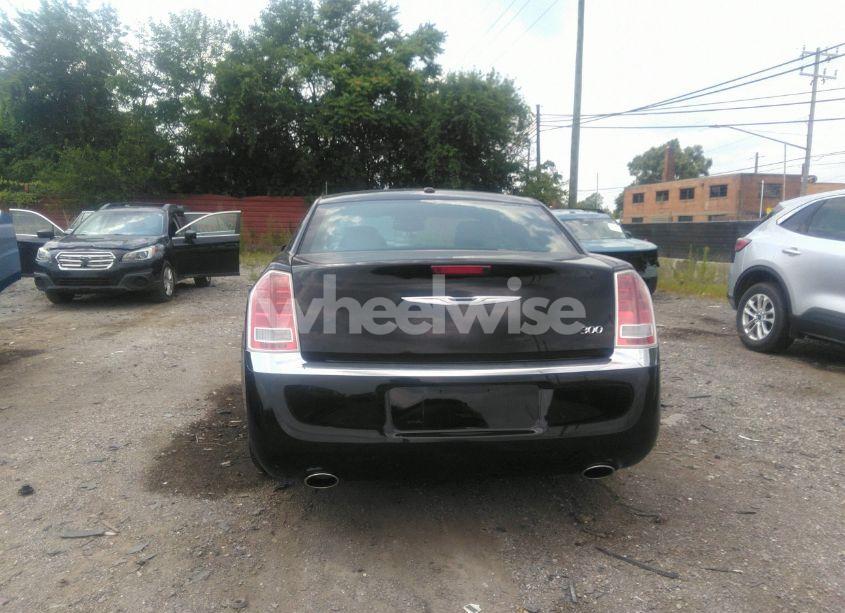 Photo 13 of 2013 Chrysler 300 MOTOWN (VIN 2C3CCAAG2DH505114)