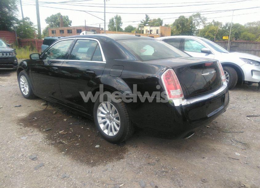 Photo 3 of 2013 Chrysler 300 MOTOWN (VIN 2C3CCAAG2DH505114)