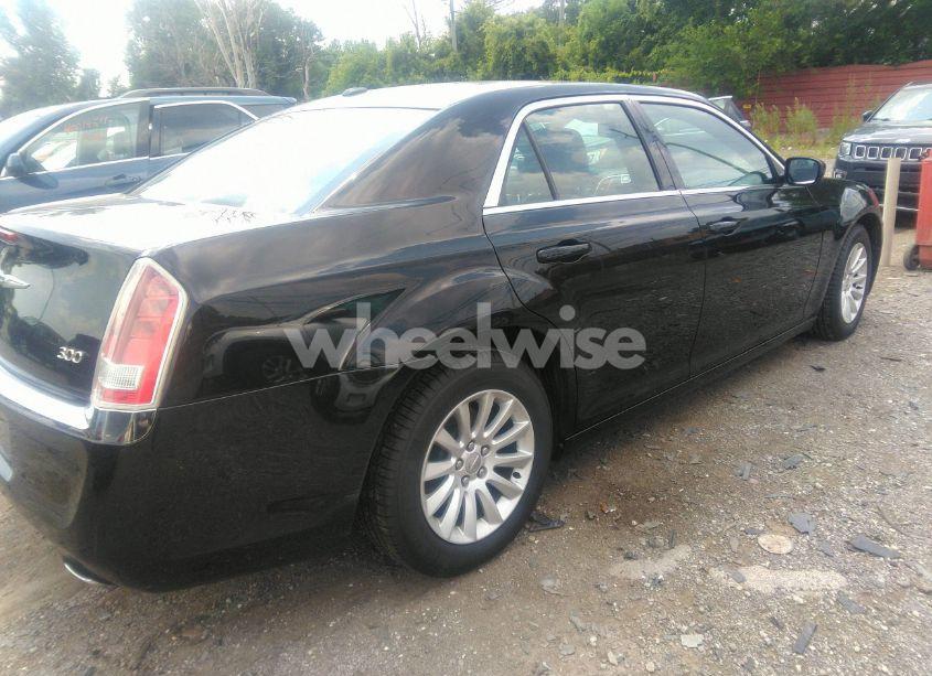 Photo 4 of 2013 Chrysler 300 MOTOWN (VIN 2C3CCAAG2DH505114)