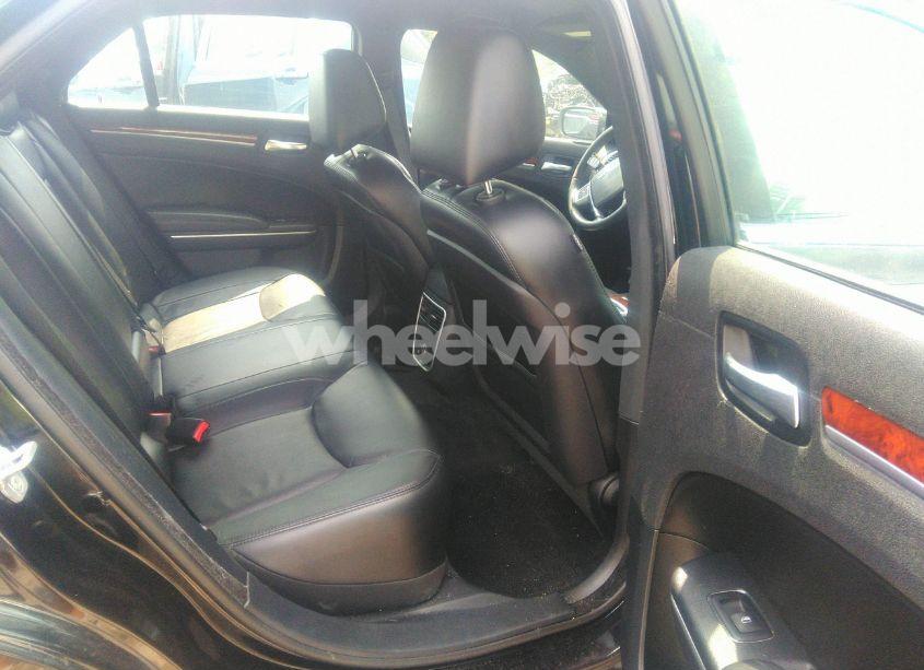 Photo 8 of 2013 Chrysler 300 MOTOWN (VIN 2C3CCAAG2DH505114)