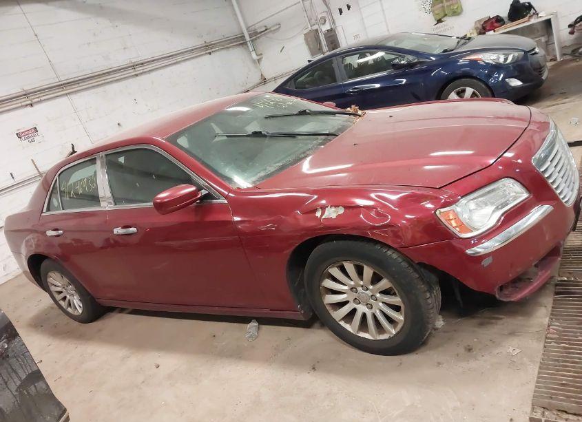 Photo 13 of 2013 Chrysler 300 MOTOWN (VIN 2C3CCAAG2DH551090)