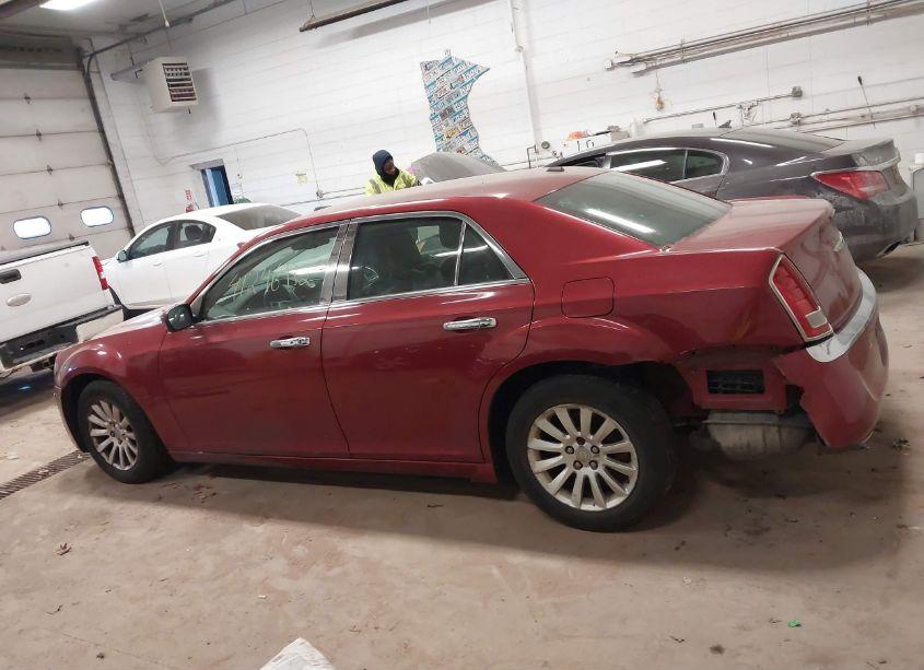 Photo 14 of 2013 Chrysler 300 MOTOWN (VIN 2C3CCAAG2DH551090)