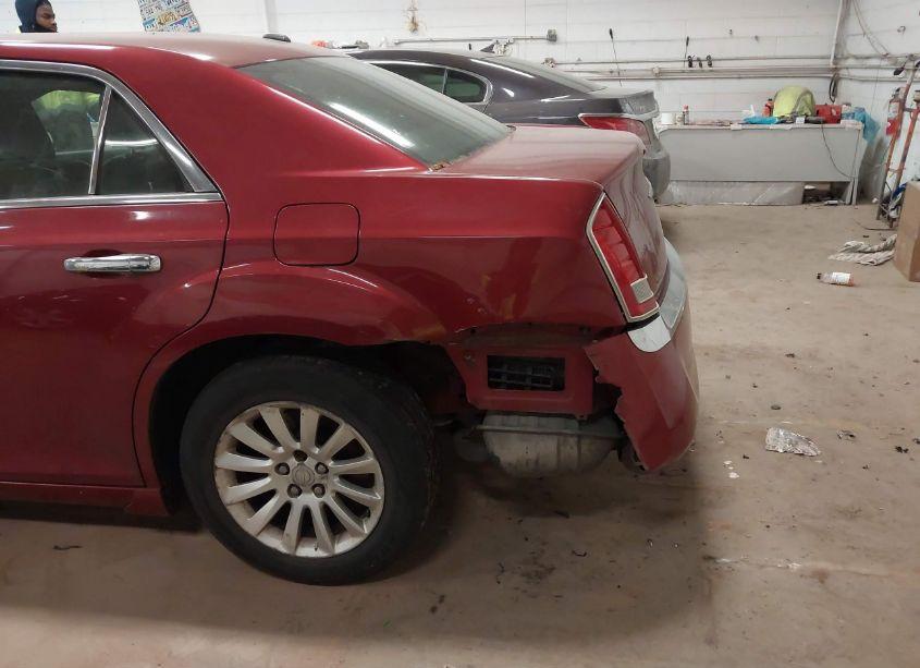 Photo 6 of 2013 Chrysler 300 MOTOWN (VIN 2C3CCAAG2DH551090)