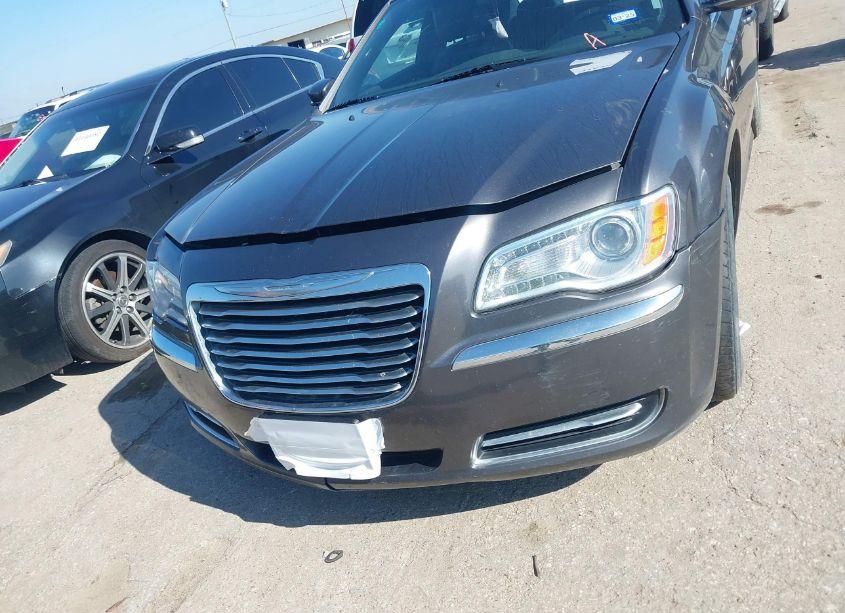 Photo 12 of 2013 Chrysler 300 MOTOWN (VIN 2C3CCAAG2DH574739)