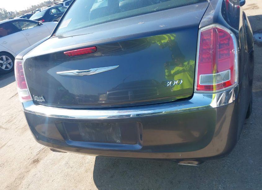 Photo 16 of 2013 Chrysler 300 MOTOWN (VIN 2C3CCAAG2DH574739)