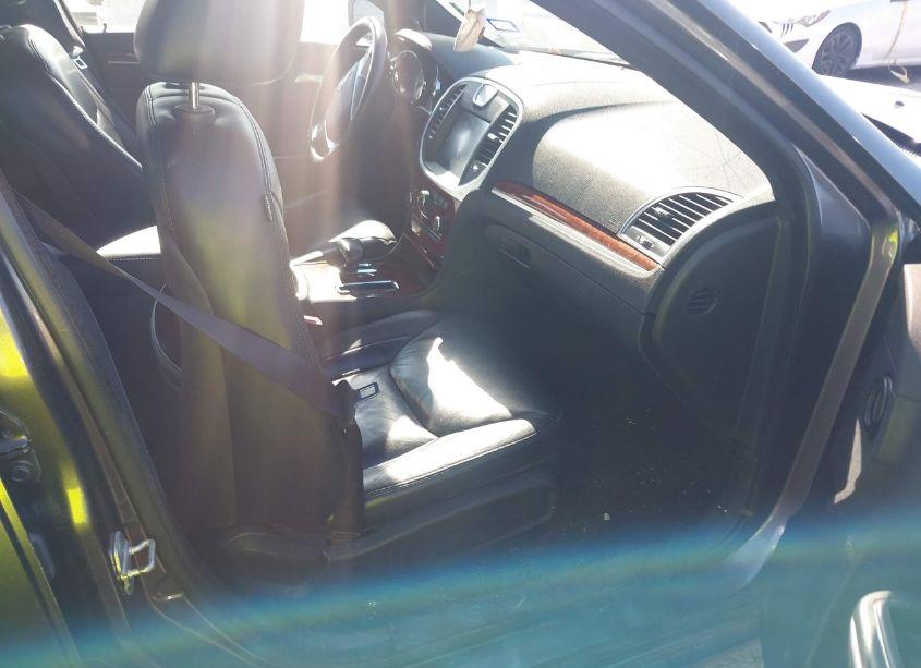 Photo 5 of 2013 Chrysler 300 MOTOWN (VIN 2C3CCAAG2DH574739)