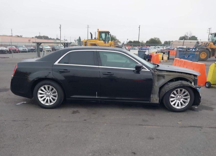 Photo 14 of 2013 Chrysler 300 MOTOWN (VIN 2C3CCAAG2DH697506)