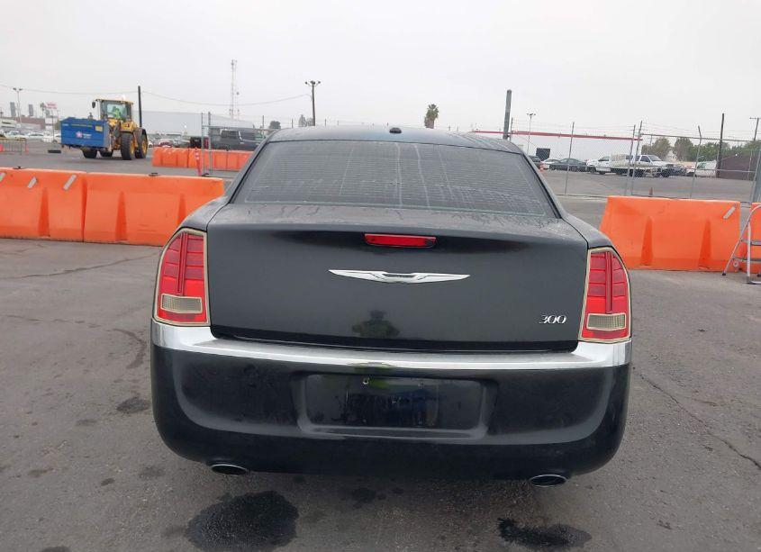 Photo 17 of 2013 Chrysler 300 MOTOWN (VIN 2C3CCAAG2DH697506)