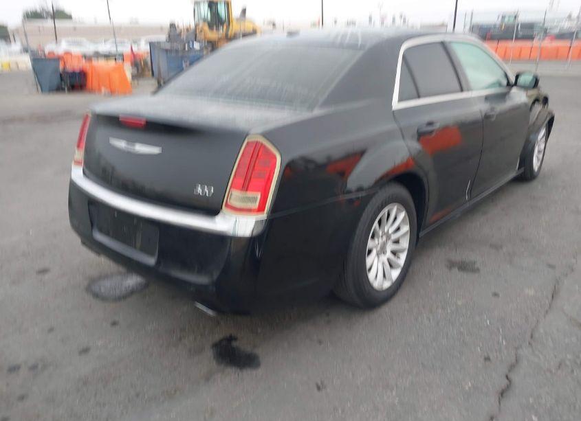 Photo 4 of 2013 Chrysler 300 MOTOWN (VIN 2C3CCAAG2DH697506)