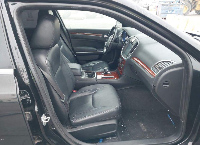 Photo 5 of 2013 Chrysler 300 MOTOWN (VIN 2C3CCAAG2DH697506)