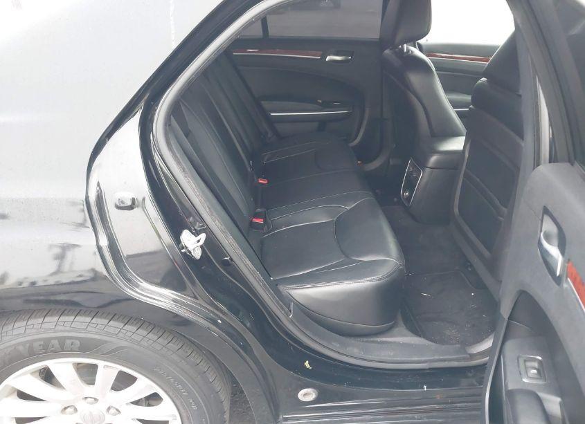 Photo 8 of 2013 Chrysler 300 MOTOWN (VIN 2C3CCAAG2DH697506)