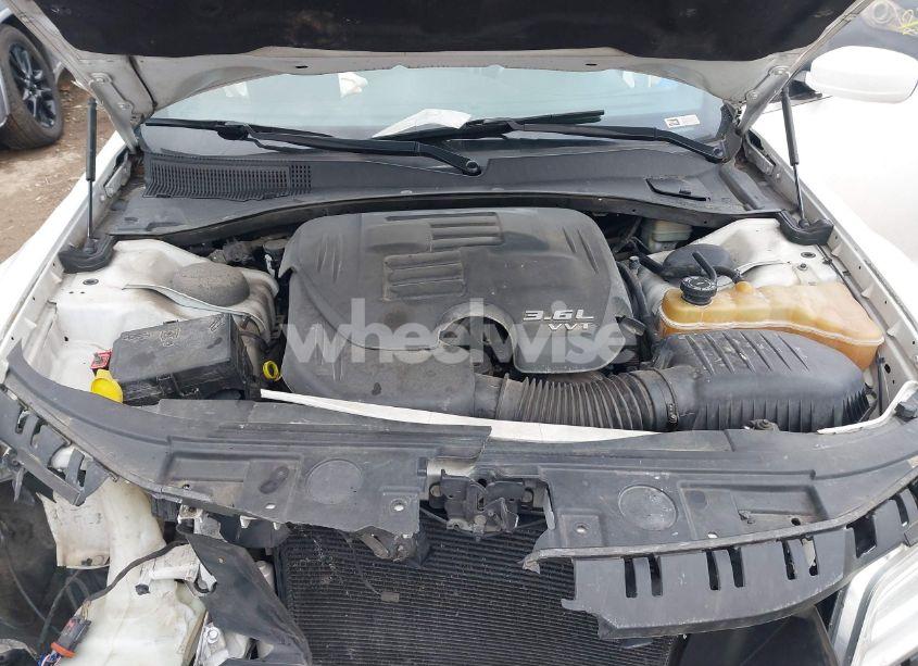 Photo 10 of 2013 Chrysler 300 MOTOWN (VIN 2C3CCAAG2DH728253)