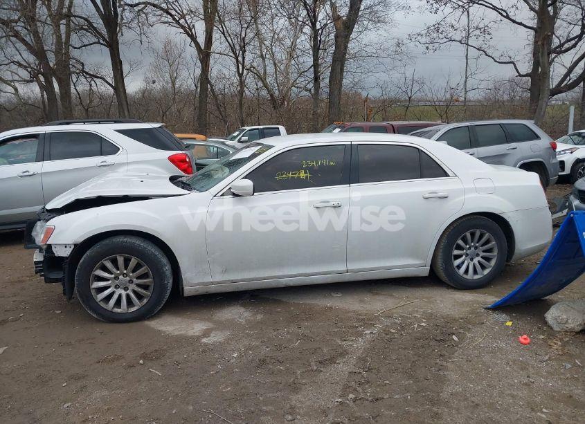 Photo 14 of 2013 Chrysler 300 MOTOWN (VIN 2C3CCAAG2DH728253)