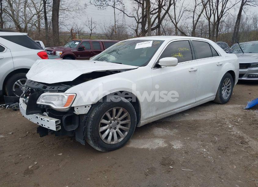 Photo 2 of 2013 Chrysler 300 MOTOWN (VIN 2C3CCAAG2DH728253)
