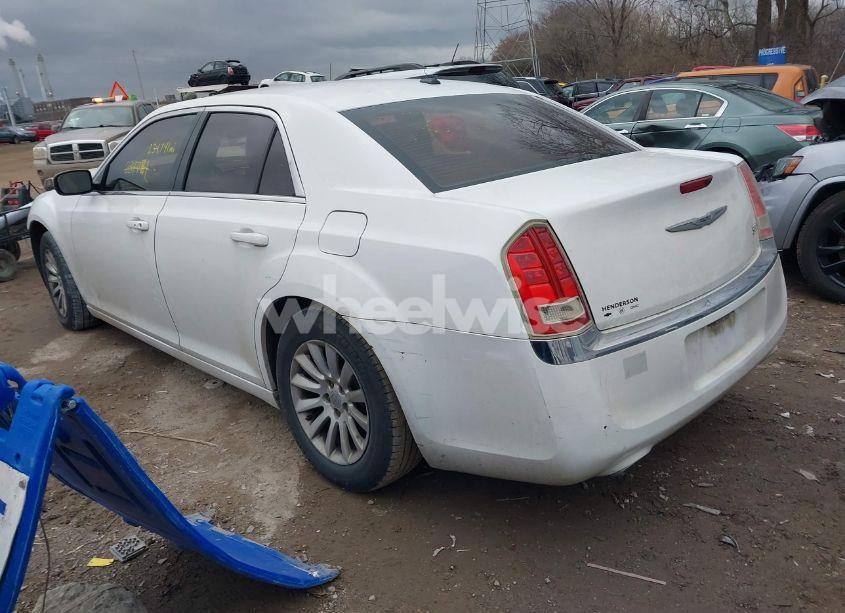 Photo 3 of 2013 Chrysler 300 MOTOWN (VIN 2C3CCAAG2DH728253)